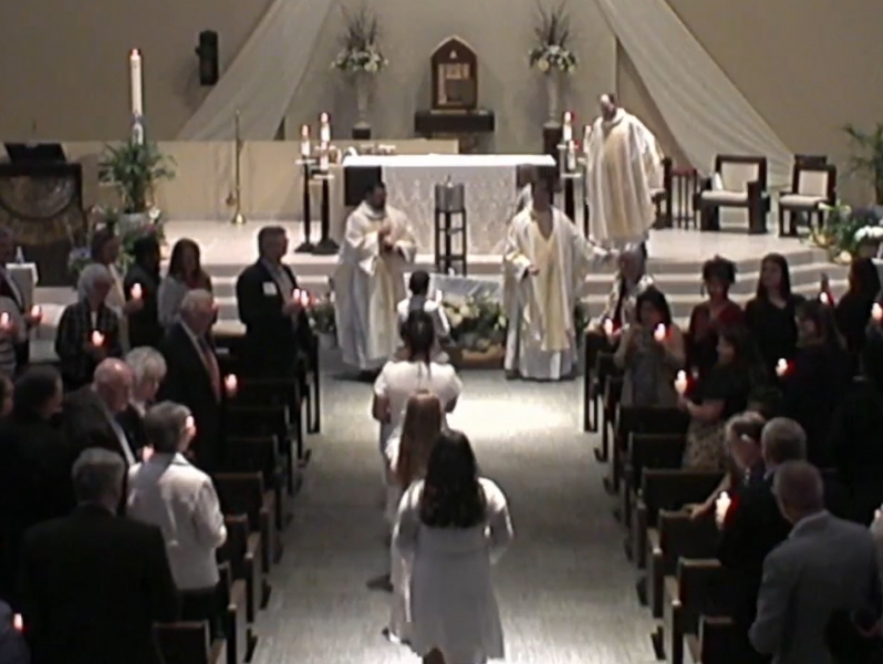 2022RCIA-CANDLEPROCESSION01